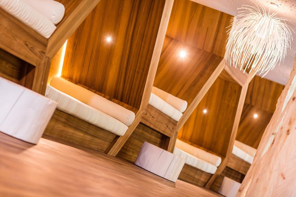 Alpine Luxury Spa Resort Schwarzenstein Lutago Exteriör bild