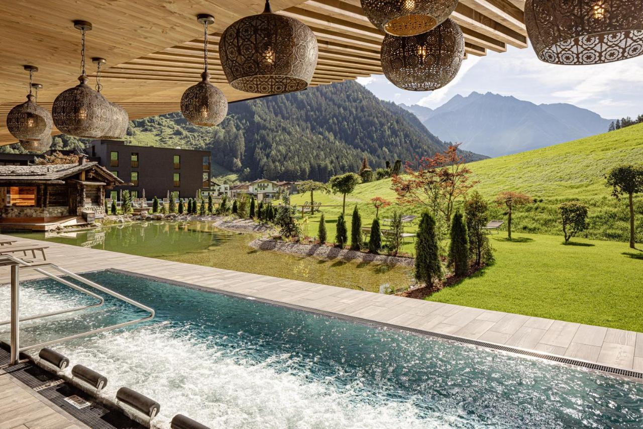 Alpine Luxury Spa Resort Schwarzenstein Lutago Exteriör bild