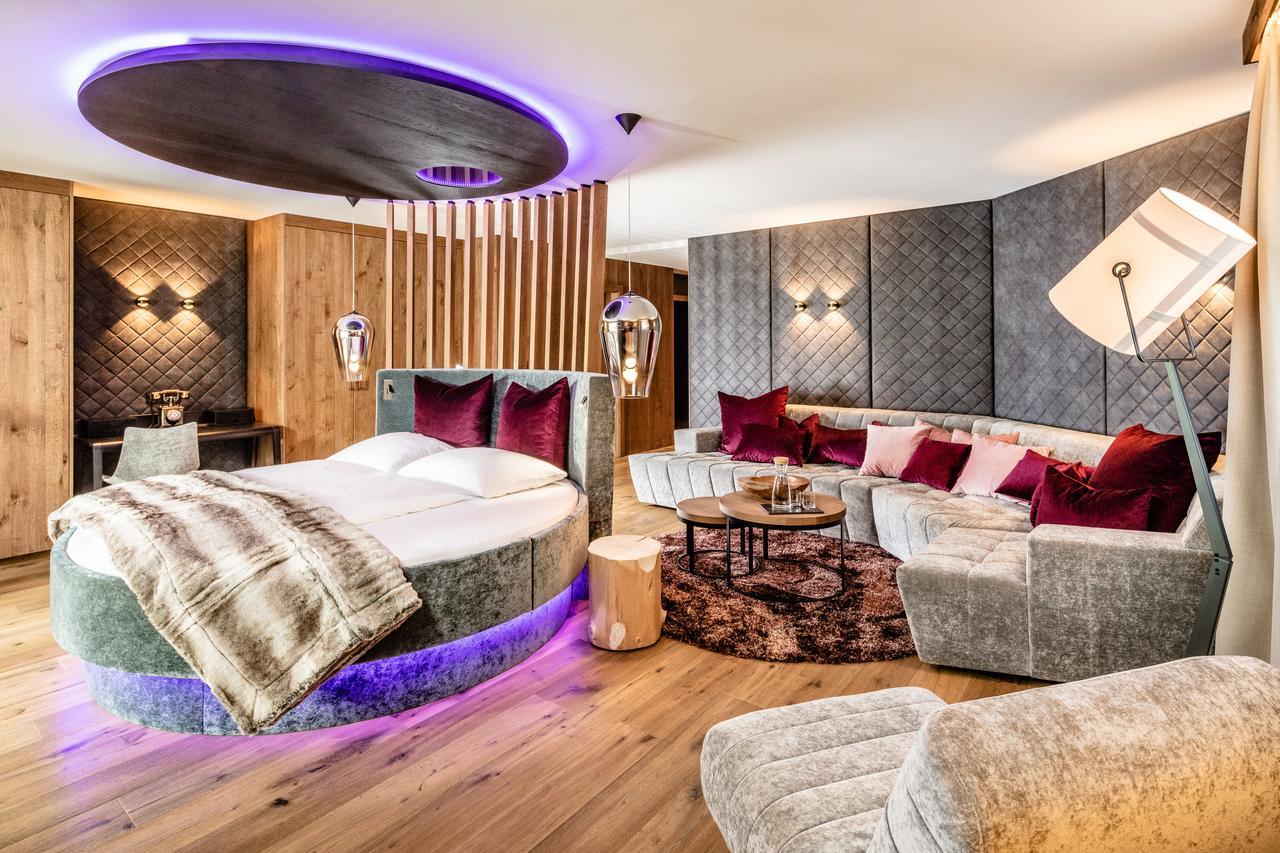 Alpine Luxury Spa Resort Schwarzenstein Lutago Exteriör bild